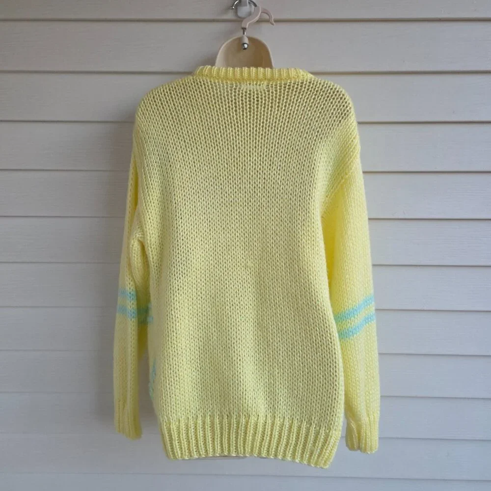 Vintage 80s/90s oversized pale yellow sweater with oversized knit
